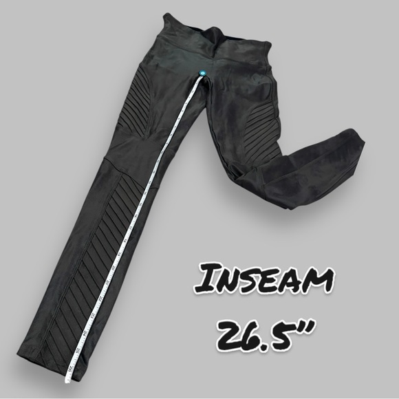 🎉HP🎉 Excellent Used Condition SPANX Moto Legging in Gunmetal Grey. Size Small. - Picture 7 of 13